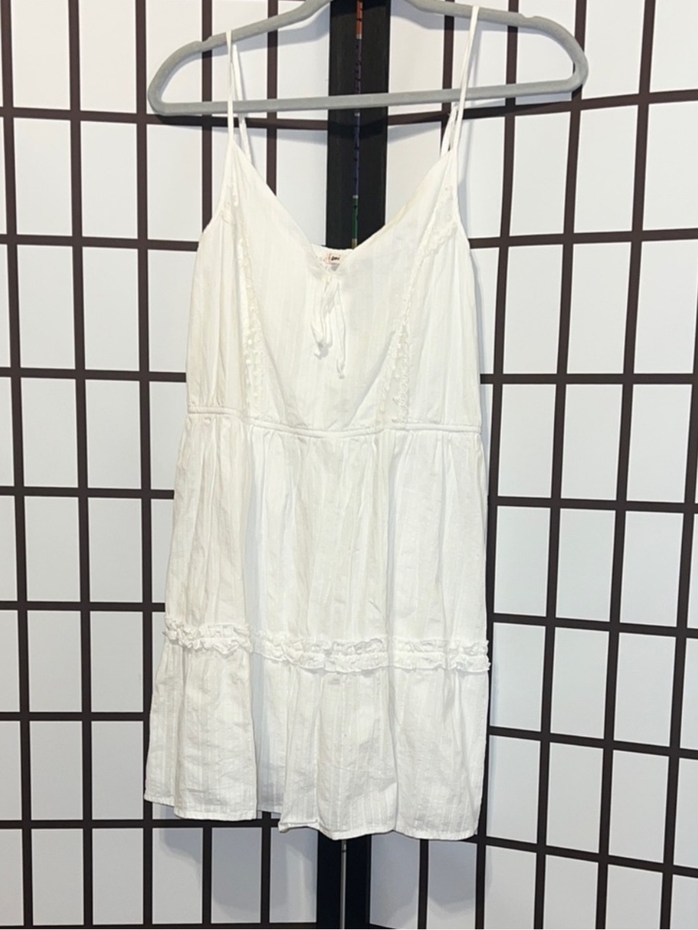 Vineyard Vines Red and Blue Striped Sleeveless Maxi Dress and White Dress Bundle - Picture 4 of 5